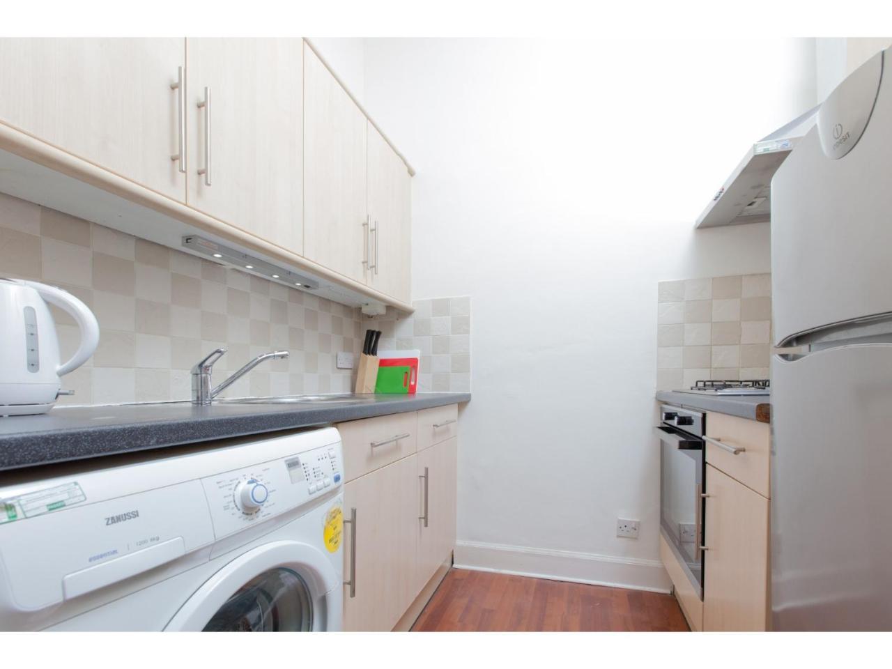 Homely Tenement For 2 Near Botanic Gardens Edinburgh Exterior photo